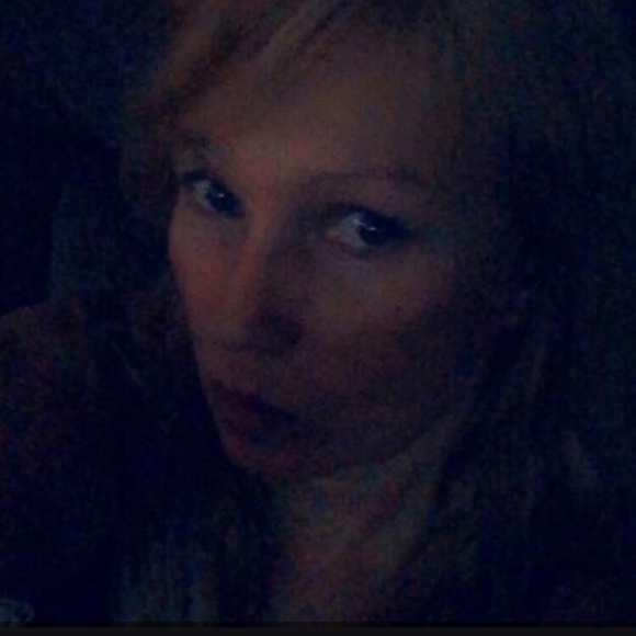 Meet your Posher, Angela - Picture 1 of 1